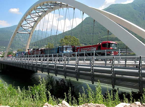 Ponte sul fiume Adige ad Arco (TN)